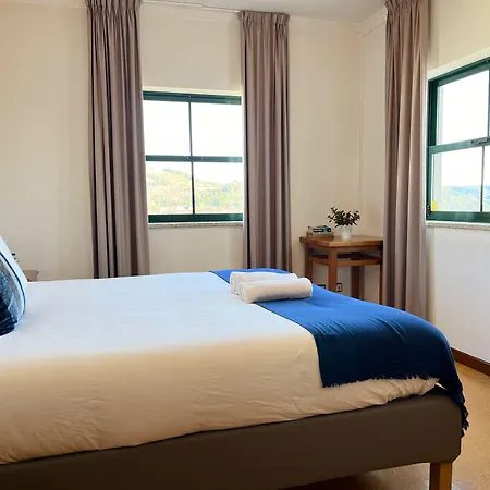 Отель Vinhais Hotel Виньяйш