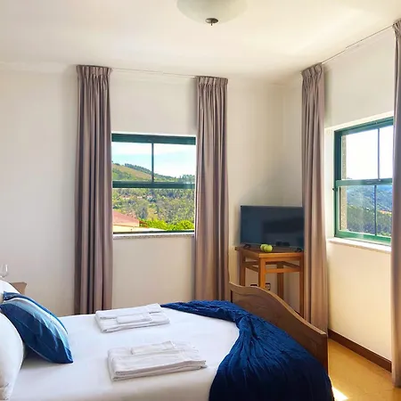 Отель Vinhais Hotel Виньяйш